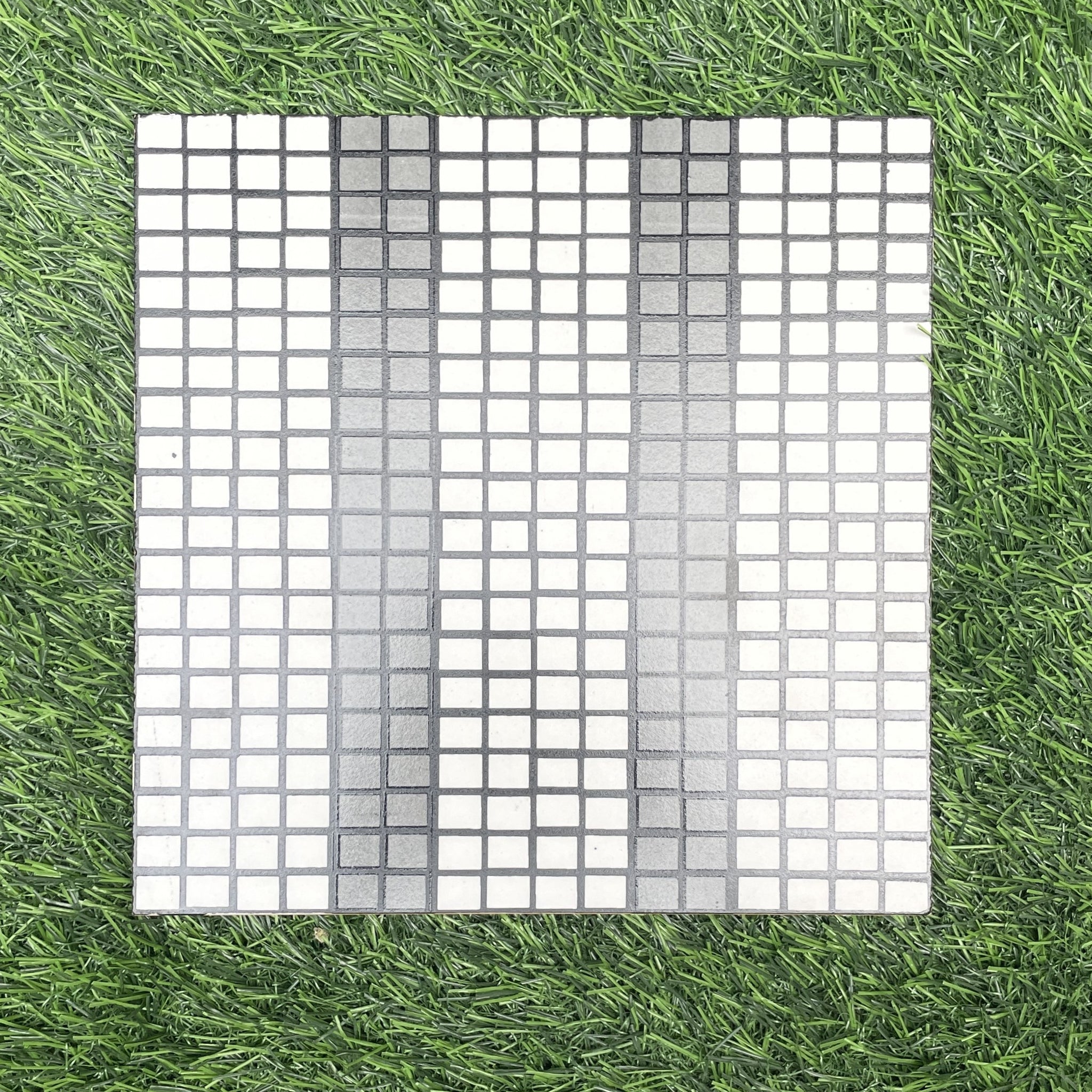 White & Grey Mosaics Pattern Tile